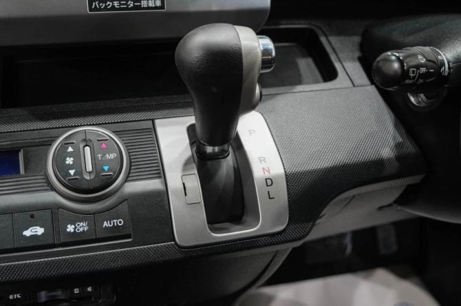 Honda Freed I Рестайлинг 2 с пробегом 2015 года, цена 1 099 000 рублей, 148000 км, компактвэн, Автокод Объявления