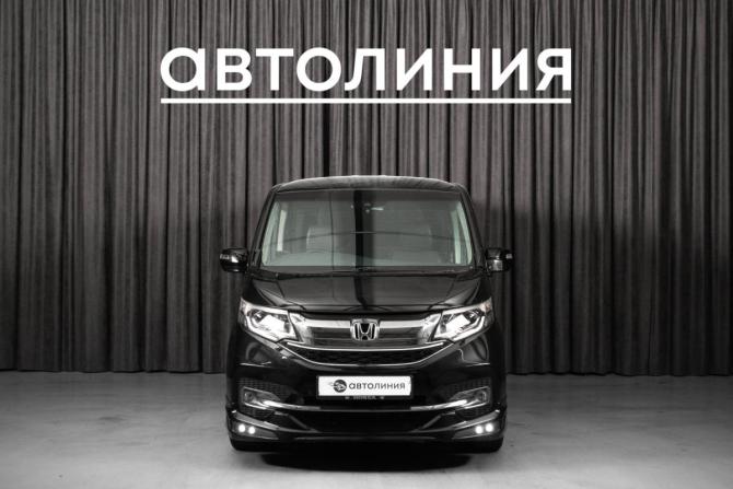 Honda Stepwgn V с пробегом 2016 года, цена 1 775 000 рублей, 101000 км, минивэн, Автокод Объявления