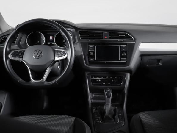 Volkswagen Tiguan II Рестайлинг с пробегом 2021 года, цена 2 680 000 рублей, 39900 км, внедорожник, Автокод Объявления