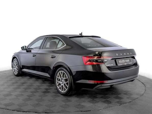 Skoda Superb III Рестайлинг с пробегом 2022 года, цена 3 330 000 рублей, 73321 км, лифтбек, Автокод Объявления