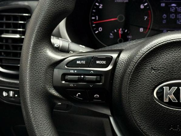 Kia Rio IV Рестайлинг с пробегом 2021 года, цена 1 549 000 рублей, 81826 км, седан, Автокод Объявления