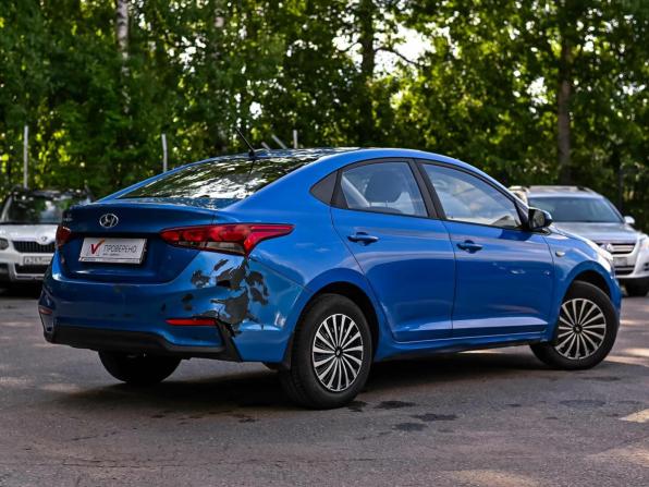 Hyundai Solaris II с пробегом 2017 года, цена 640 000 рублей, 318548 км, седан, Автокод Объявления