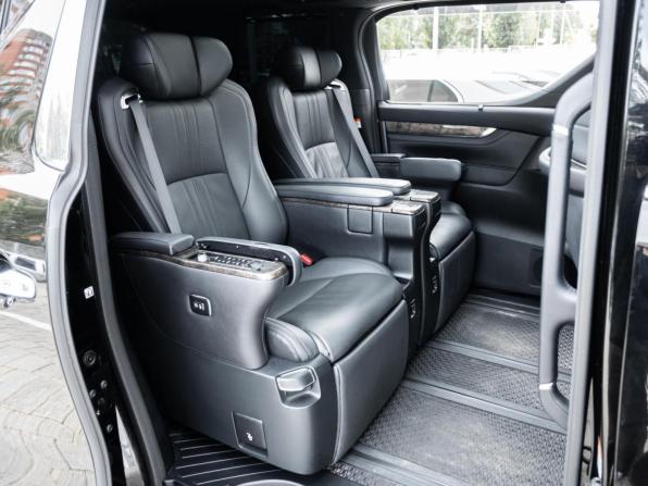 Toyota Alphard III Рестайлинг с пробегом 2022 года, цена 5 700 000 рублей, 33337 км, минивэн, Автокод Объявления