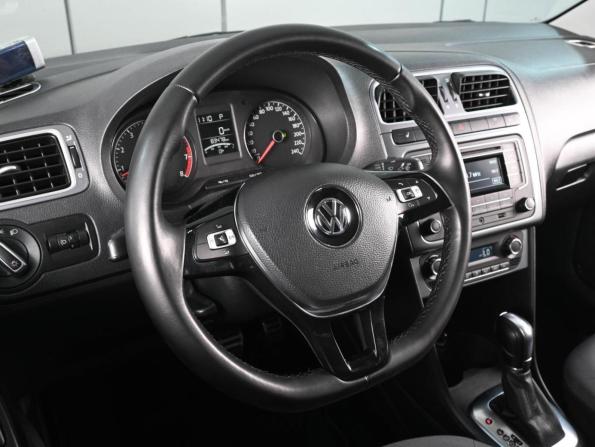 Volkswagen Polo V Рестайлинг с пробегом 2016 года, цена 1 329 000 рублей, 83478 км, седан, Автокод Объявления
