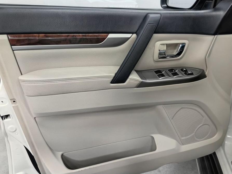 Mitsubishi Pajero IV Рестайлинг 2 Новосибирск  - изображение 19