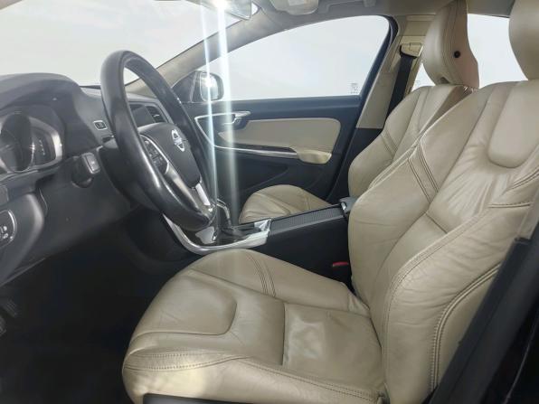 Volvo S60 II Рестайлинг с пробегом 2014 года, цена 1 299 000 рублей, 212375 км, седан, Автокод Объявления