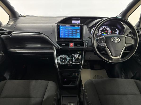Toyota Esquire I с пробегом 2017 года, цена 2 230 000 рублей, 97470 км, минивэн, Автокод Объявления