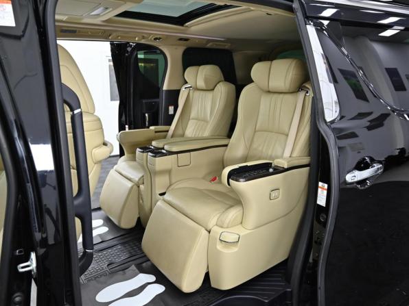 Toyota Alphard III Рестайлинг с пробегом 2021 года, цена 3 999 000 рублей, 175000 км, минивэн, Автокод Объявления
