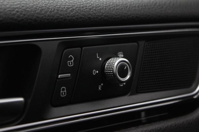Volkswagen Touareg II Рестайлинг с пробегом 2017 года, цена 3 600 000 рублей, 188527 км, внедорожник, Автокод Объявления