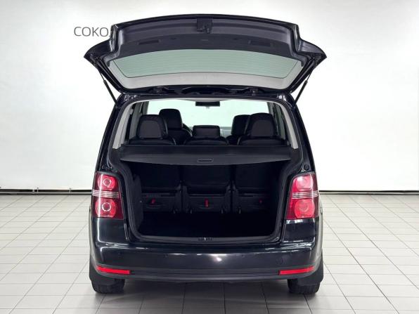 Volkswagen Touran I Рестайлинг с пробегом 2009 года, цена 1 039 900 рублей, 217700 км, компактвэн, Автокод Объявления