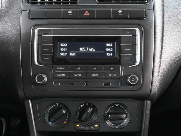 Volkswagen Polo V Рестайлинг с пробегом 2016 года, цена 1 099 000 рублей, 171719 км, седан, Автокод Объявления