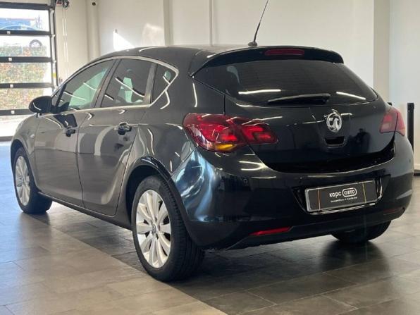 Opel Astra J с пробегом 2010 года, цена 568 000 рублей, 236030 км, хэтчбек, Автокод Объявления