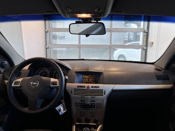 Opel Astra H Рестайлинг с пробегом 2008 года, цена 341 000 рублей, 228676 км, седан, Автокод Объявления