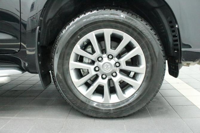 Toyota Land Cruiser Prado 150 Series Рестайлинг 1 с пробегом 2017 года, цена 3 995 000 рублей, 244015 км, внедорожник, Автокод Объявления
