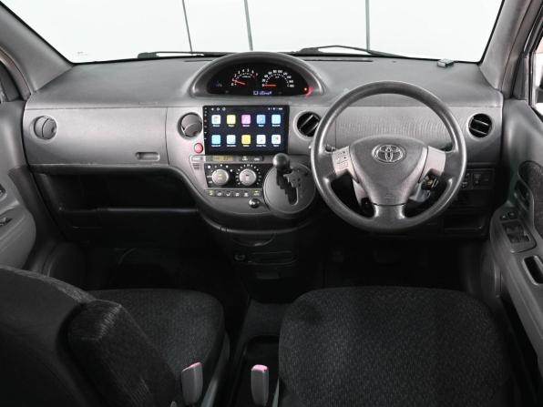 Toyota Sienta I Рестайлинг 2 с пробегом 2012 года, цена 949 000 рублей, 120249 км, компактвэн, Автокод Объявления