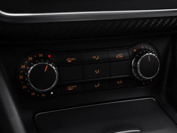 Mercedes-Benz GLA I (X156) Рестайлинг с пробегом 2018 года, цена 2 299 000 рублей, 75607 км, внедорожник, Автокод Объявления