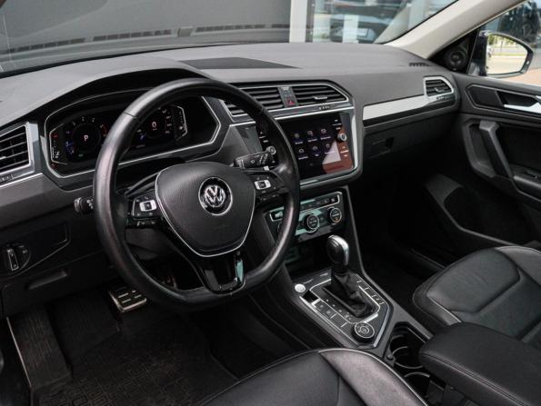 Volkswagen Tiguan II с пробегом 2019 года, цена 3 499 000 рублей, 68000 км, внедорожник, Автокод Объявления