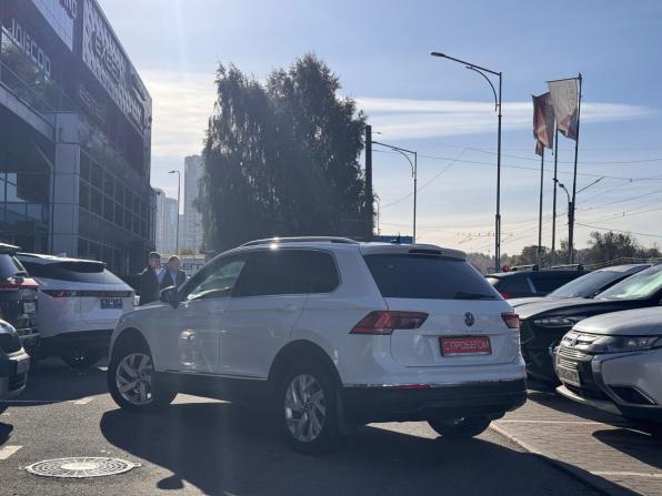 Volkswagen Tiguan II Рестайлинг с пробегом 2021 года, цена 2 499 000 рублей, 137400 км, внедорожник, Автокод Объявления