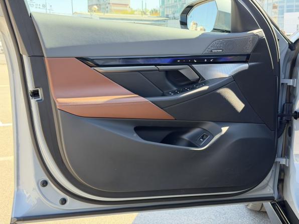 BMW 5 серии VIII (G60/G61/G68) с пробегом 2024 года, цена 7 800 000 рублей, 17551 км, седан, Автокод Объявления