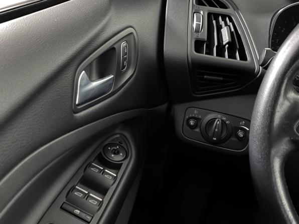 Ford Kuga II Рестайлинг с пробегом 2017 года, цена 1 729 000 рублей, 112685 км, внедорожник, Автокод Объявления