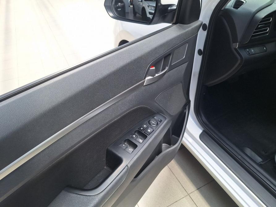 Hyundai Elantra VI (AD) Рестайлинг Челябинск  - изображение 18