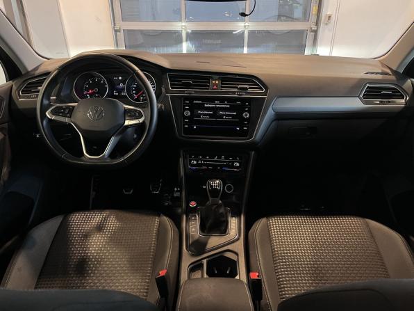 Volkswagen Tiguan II Рестайлинг с пробегом 2022 года, цена 2 540 000 рублей, 55427 км, внедорожник, Автокод Объявления