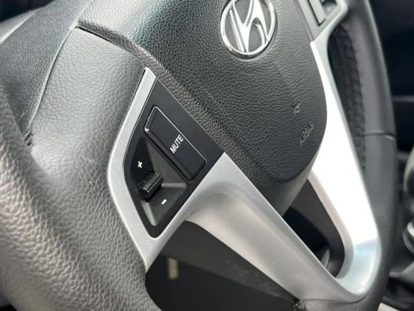 Hyundai Solaris I с пробегом 2013 года, цена 799 000 рублей, 134844 км, седан, Автокод Объявления