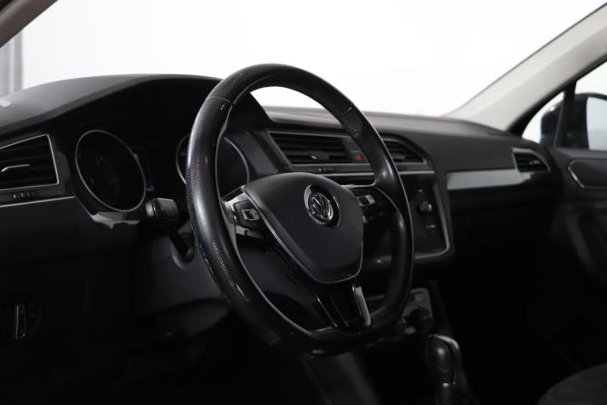 Volkswagen Tiguan II с пробегом 2018 года, цена 2 599 990 рублей, 147482 км, внедорожник, Автокод Объявления