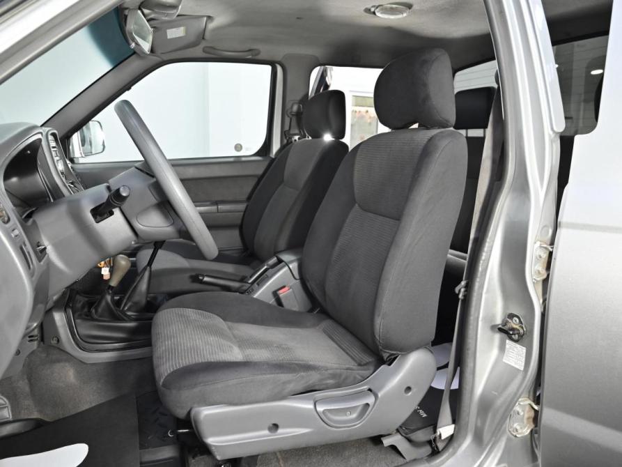 Nissan NP300 Москва  - изображение 13