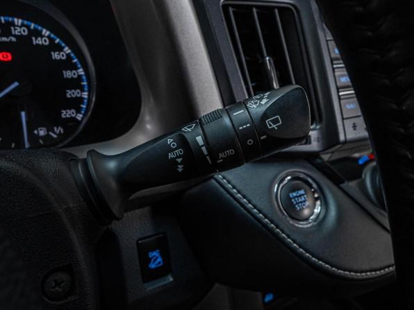 Toyota RAV4 IV (XA40) Рестайлинг с пробегом 2019 года, цена 3 699 000 рублей, 41237 км, внедорожник, Автокод Объявления