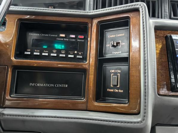 Cadillac Fleetwood I с пробегом 1990 года, цена 2 960 000 рублей, 211000 км, седан, Автокод Объявления