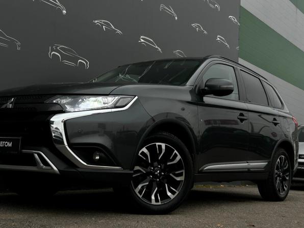 Mitsubishi Outlander III Рестайлинг 3 с пробегом 2021 года, цена 2 198 800 рублей, 122869 км, внедорожник, Автокод Объявления