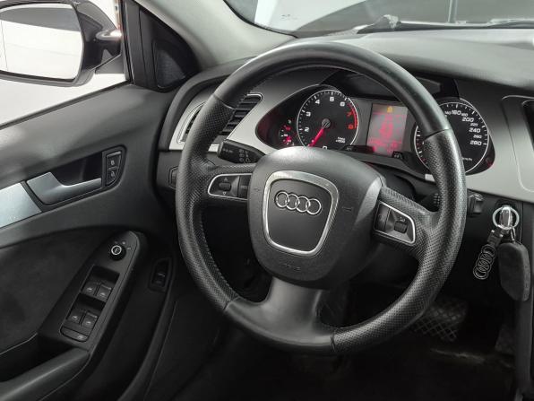 Audi A4 IV (B8) с пробегом 2011 года, цена 899 000 рублей, 317900 км, седан, Автокод Объявления