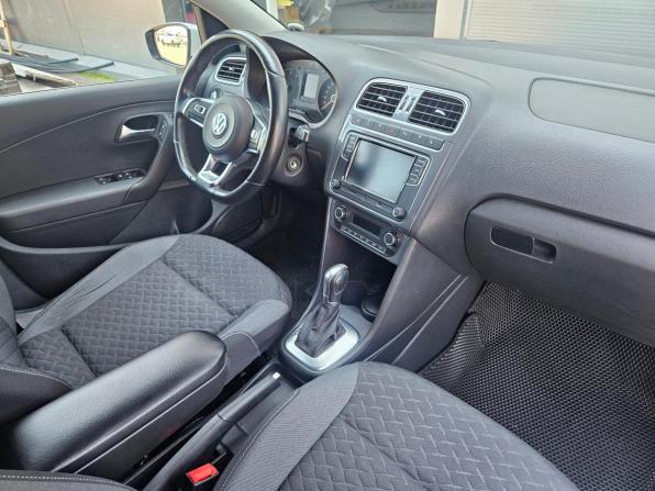 Volkswagen Polo V Рестайлинг с пробегом 2018 года, цена 1 250 000 рублей, 168000 км, седан, Автокод Объявления