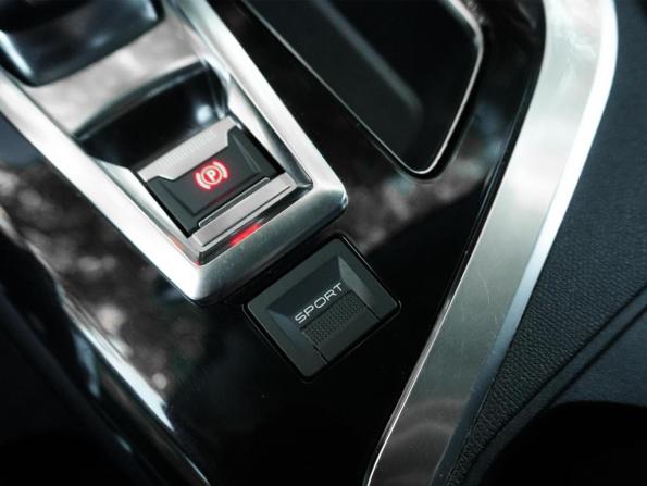 Peugeot 3008 II с пробегом 2019 года, цена 1 719 000 рублей, 141802 км, внедорожник, Автокод Объявления