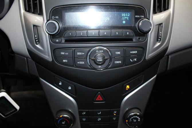 Chevrolet Cruze I Рестайлинг с пробегом 2013 года, цена 650 000 рублей, 112955 км, хэтчбек, Автокод Объявления