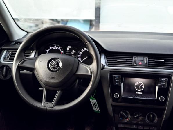 Skoda Rapid I Рестайлинг с пробегом 2018 года, цена 1 349 000 рублей, 67000 км, лифтбек, Автокод Объявления
