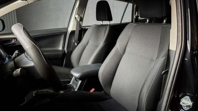 Toyota RAV4 IV (XA40) Рестайлинг с пробегом 2017 года, цена 2 230 000 рублей, 127516 км, внедорожник, Автокод Объявления