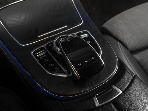 Mercedes-Benz E-Класс V (W213 S213 C238) с пробегом 2019 года, цена 3 299 000 рублей, 155759 км, седан, Автокод Объявления