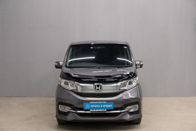 Honda Stepwgn V с пробегом 2017 года, цена 1 889 000 рублей, 136815 км, минивэн, Автокод Объявления