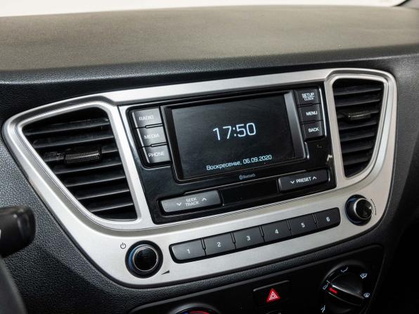 Hyundai Solaris II Рестайлинг с пробегом 2021 года, цена 1 540 000 рублей, 126385 км, седан, Автокод Объявления