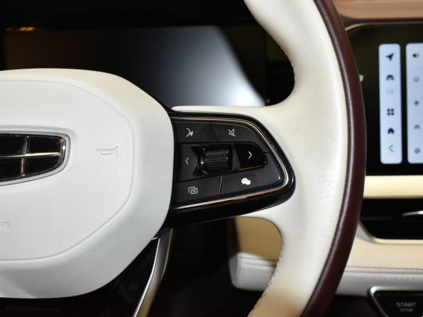 Geely Monjaro I с пробегом 2023 года, цена 3 069 000 рублей, 57123 км, внедорожник, Автокод Объявления