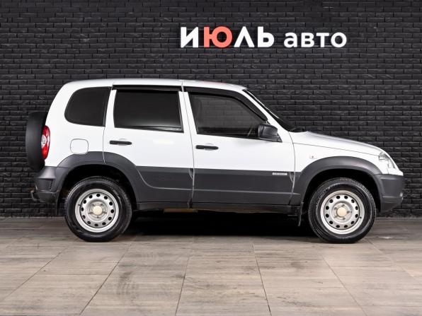 Chevrolet Niva I Рестайлинг с пробегом 2018 года, цена 675 000 рублей, 130904 км, внедорожник, Автокод Объявления