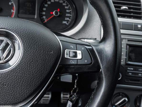 Volkswagen Polo V Рестайлинг с пробегом 2016 года, цена 1 166 000 рублей, 147443 км, седан, Автокод Объявления