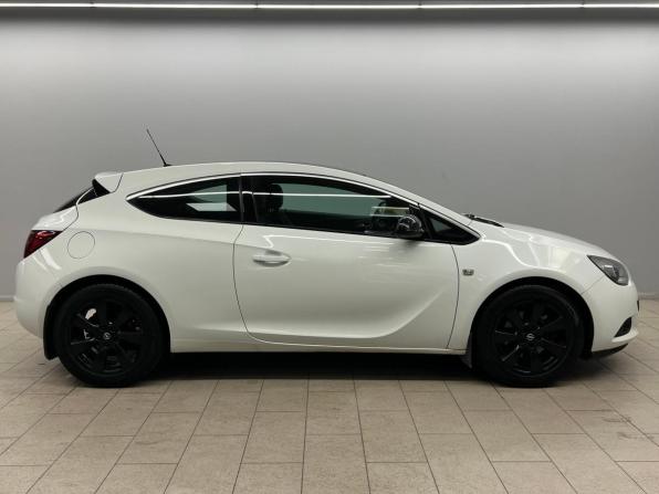 Opel Astra J Рестайлинг с пробегом 2013 года, цена 836 000 рублей, 141961 км, хэтчбек, Автокод Объявления