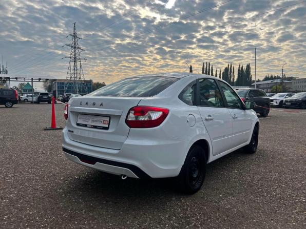 Lada (ВАЗ) Granta I Рестайлинг с пробегом 2022 года, цена 743 300 рублей, 55158 км, хэтчбек, Автокод Объявления