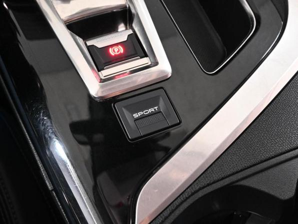 Peugeot 3008 II с пробегом 2018 года, цена 1 720 000 рублей, 149372 км, внедорожник, Автокод Объявления