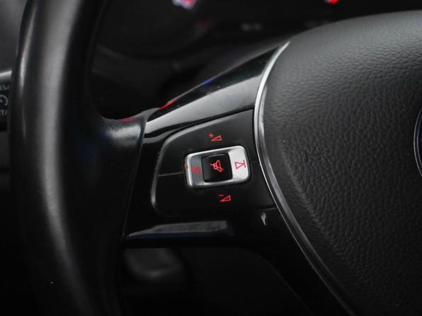 Volkswagen Polo V Рестайлинг с пробегом 2016 года, цена 949 874 рубля, 170236 км, седан, Автокод Объявления
