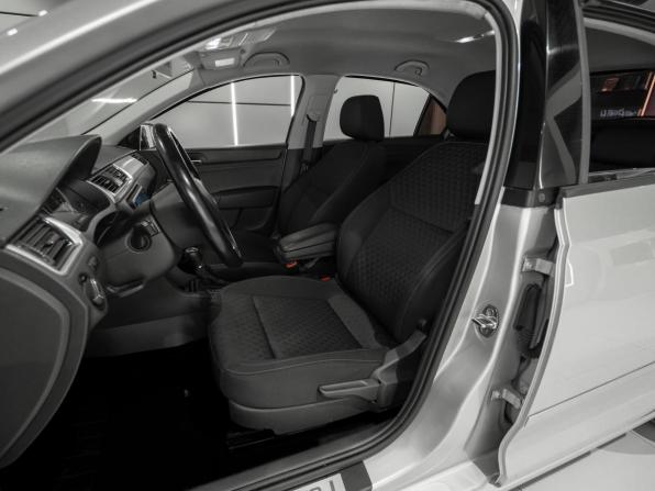 Skoda Rapid I с пробегом 2016 года, цена 845 000 рублей, 308447 км, лифтбек, Автокод Объявления