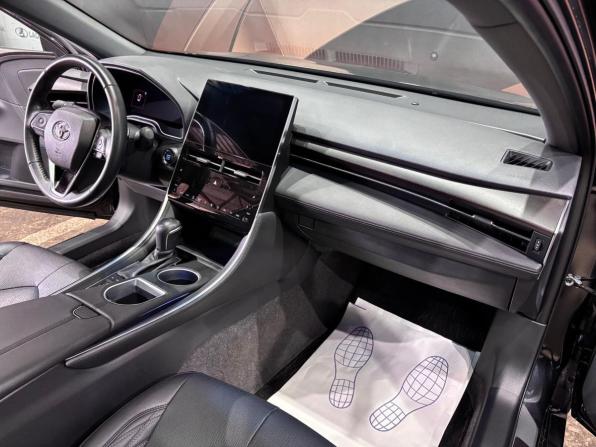 Toyota Avalon V с пробегом 2022 года, цена 3 650 000 рублей, 8472 км, седан, Автокод Объявления